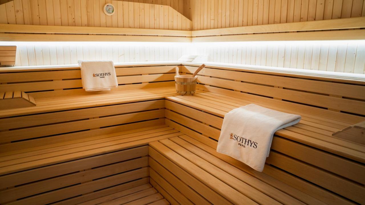 E1 Suites & Spa Aparthotel Style - Gym & Spa ยิบรอลตาร์ ภายนอก รูปภาพ